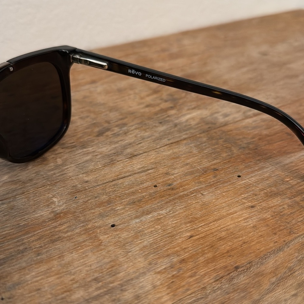 Revo Atlas Polarized Sunglasses - Black Frames with Reflective Blue Lenses - Picture 6 of 8